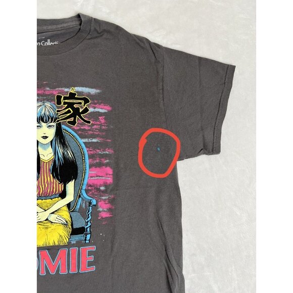 Junji Ito Collection Crunchyroll T-Shirt Size L Short Sleeve Tomie Graphic Black - Picture 5 of 10